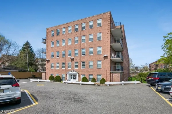 $3,300 | 41 Elm Street, Unit 1B, Morristown, NJ 07960