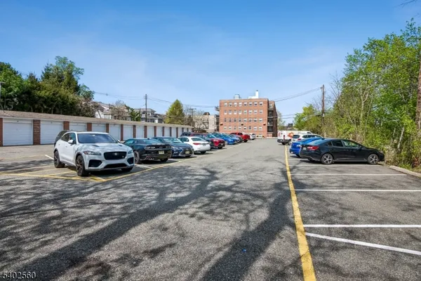 $3,300 | 41 Elm Street, Unit 1B, Morristown, NJ 07960