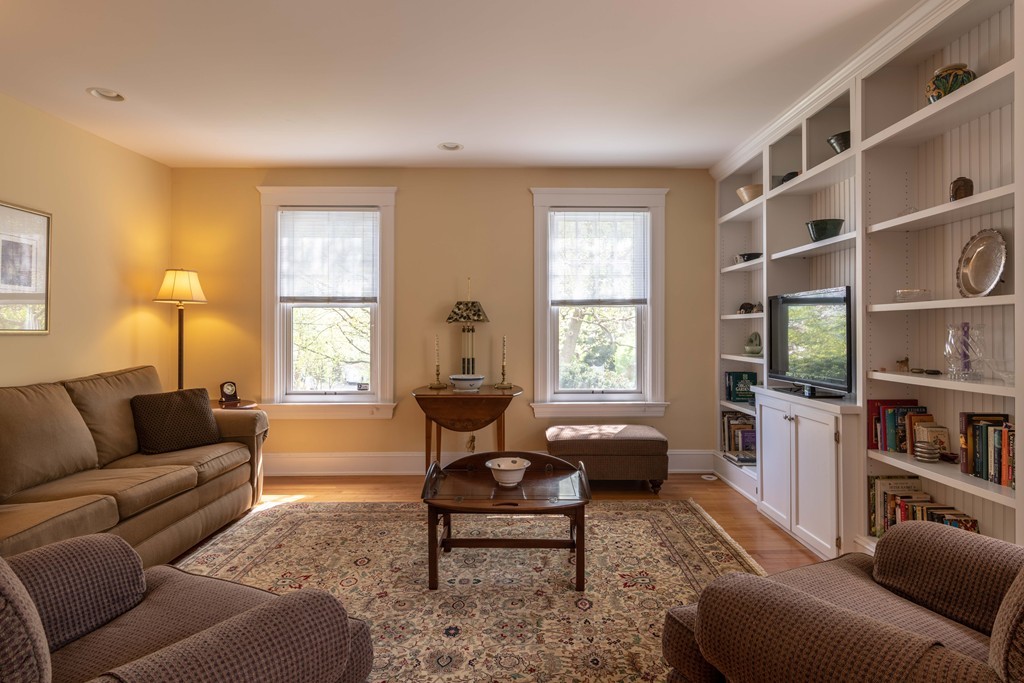88 Round Hill Road, Unit 1 Northampton, MA 01060 - Photo 9 of 29 Gallery Image 9