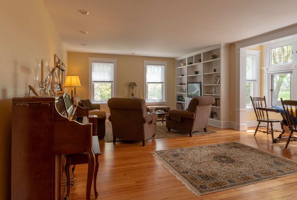88 Round Hill Road, Unit 1 Northampton, MA 01060 - Photo 10 of 29 Gallery Image 10