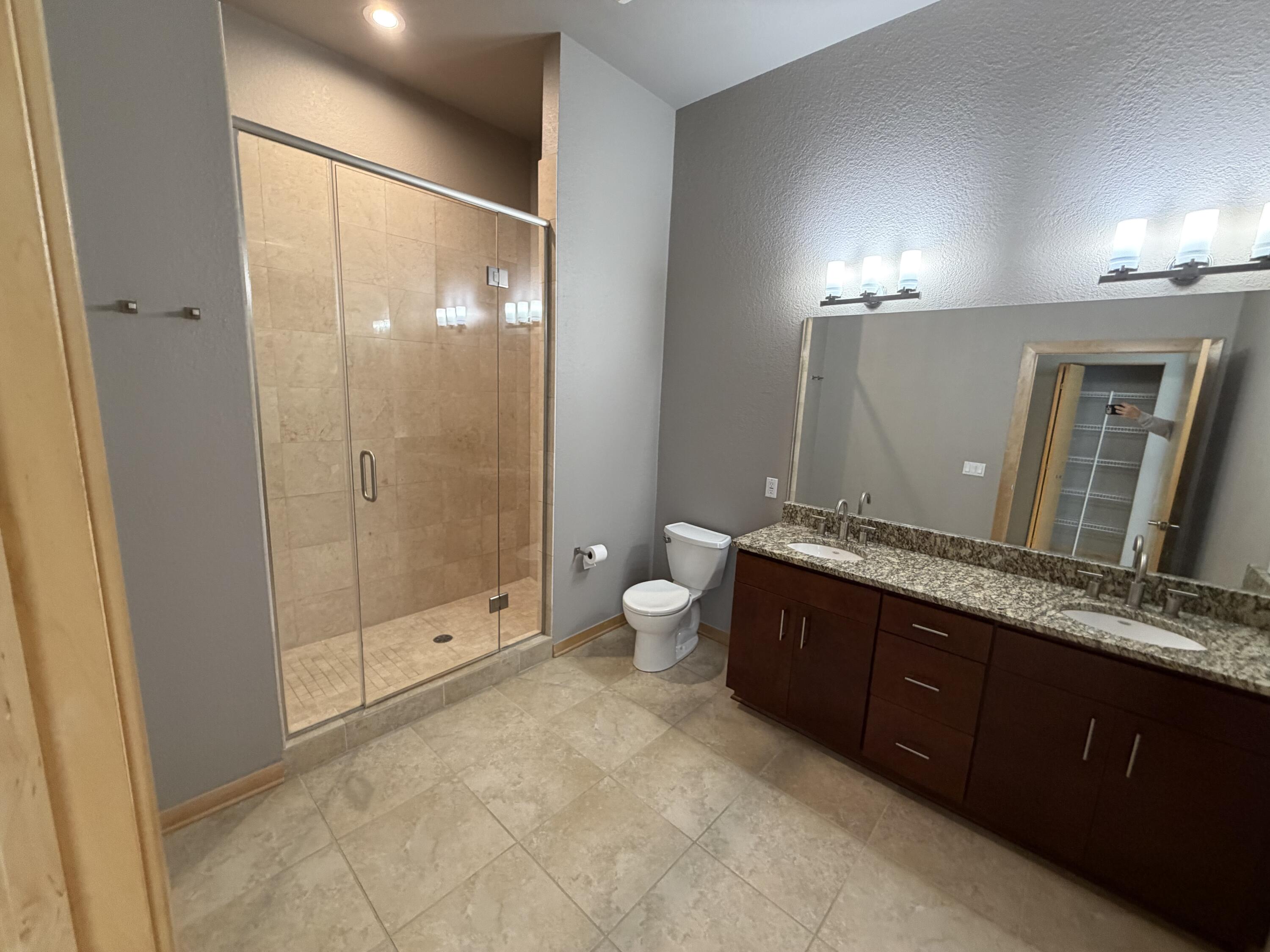320 East Buffalo Street, Unit 803 Milwaukee, WI 53202 - Photo 24 of 31 Primary suite bathroom