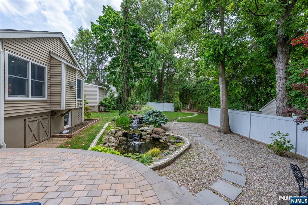 15 Congress Road Emerson, NJ 07630 - Photo 39 of 48