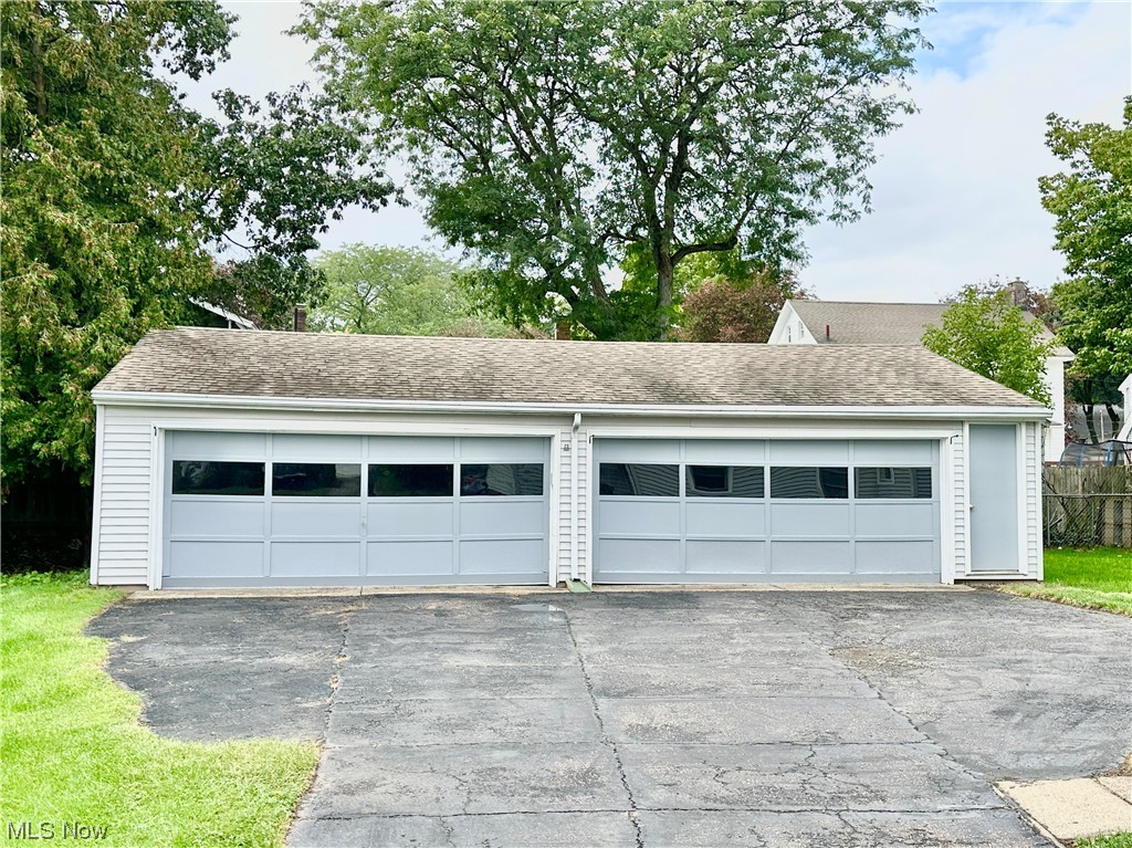 1140 Berwin Street Akron, OH 44310 - Photo 21 of 22 View of 4 car garage