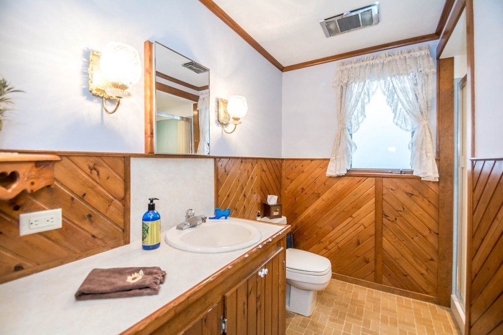 62 Lincoln Road Tewksbury, MA 01876 - Photo 8 of 30 Gallery Image 8