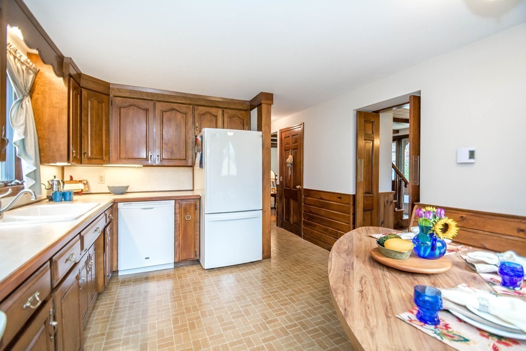 62 Lincoln Road Tewksbury, MA 01876 - Photo 10 of 30 Gallery Image 10