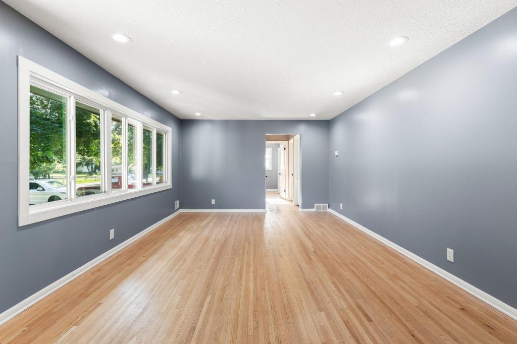 6602 36th Avenue North Crystal, MN 55427 - Photo 6 of 33