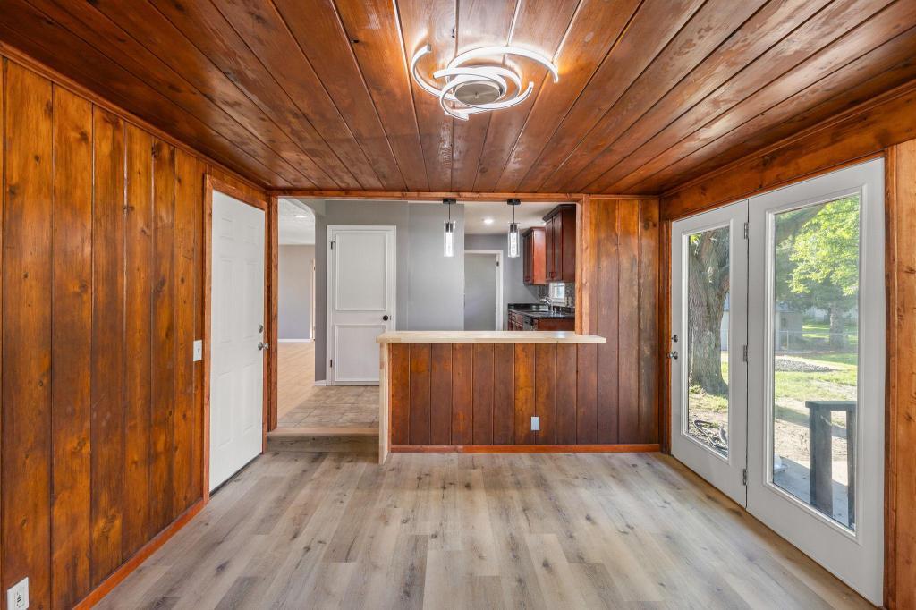 6602 36th Avenue North Crystal, MN 55427 - Photo 9 of 33