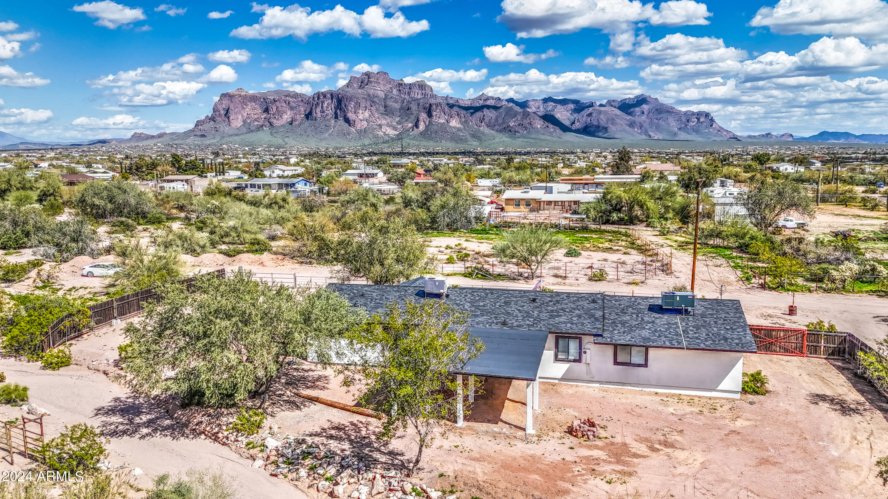 88 North Vista Road Apache Junction, AZ 85119 - Photo 3 of 56 92