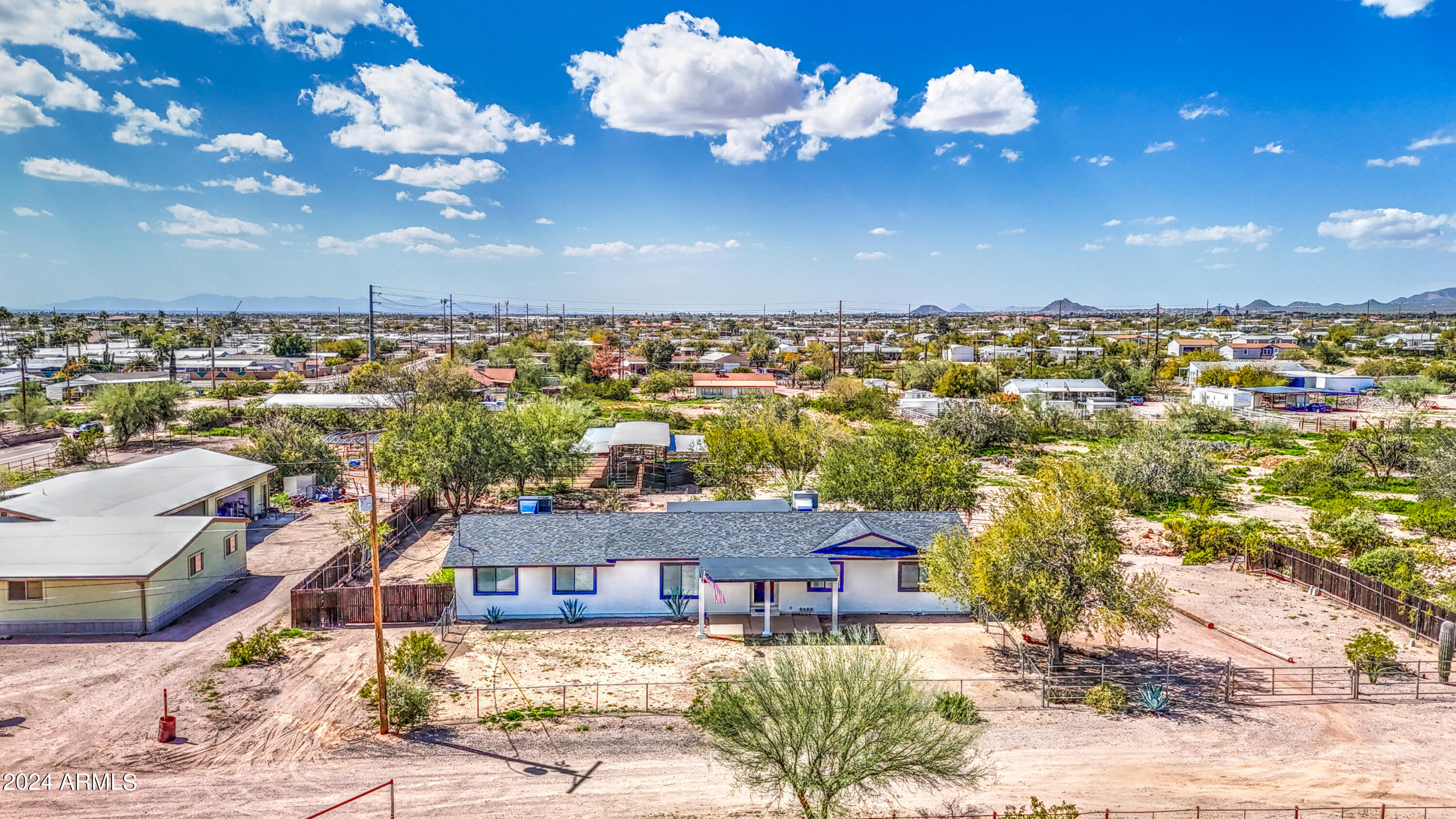 88 North Vista Road Apache Junction, AZ 85119 - Photo 4 of 56 65