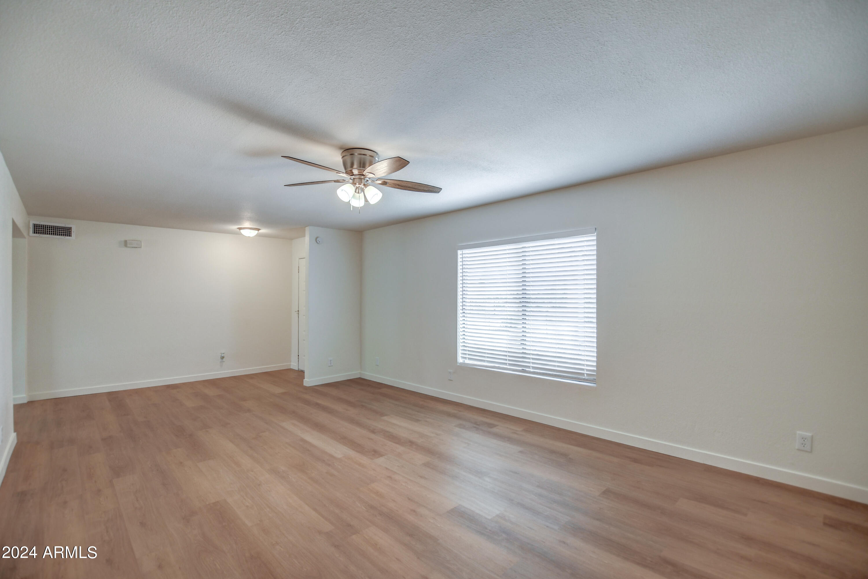 88 North Vista Road Apache Junction, AZ 85119 - Photo 10 of 56 Living 4