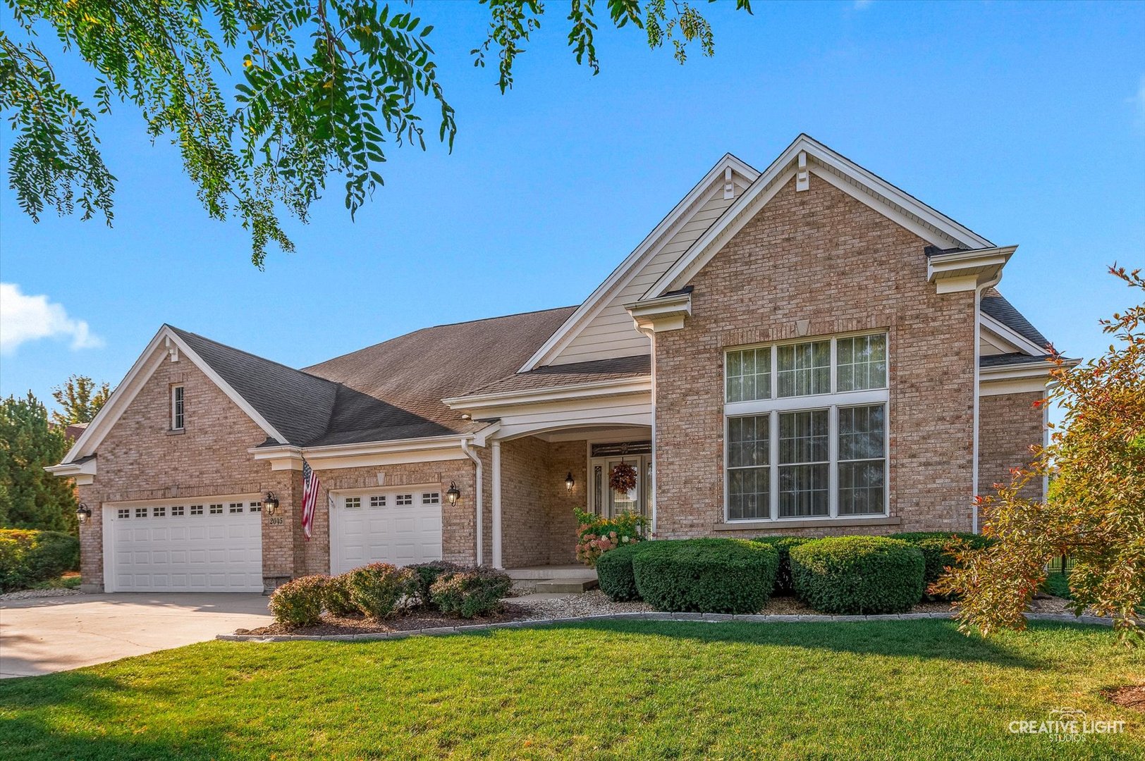 2045 Bartram Road North Aurora, IL 60542 - Photo 2 of 40