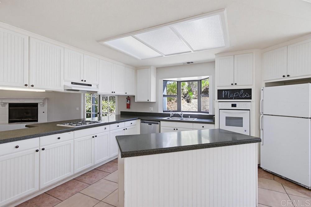 12725 Monte Vista Road Poway, CA 92064 - Photo 17 of 66