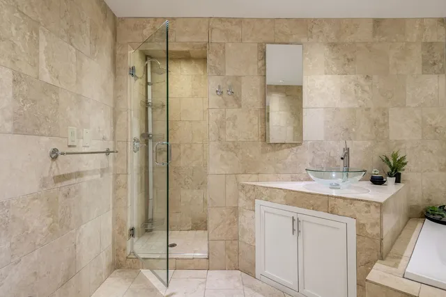 $1,475,000 | 411 South Sangamon Street, Unit 8BC, Chicago, IL 60607