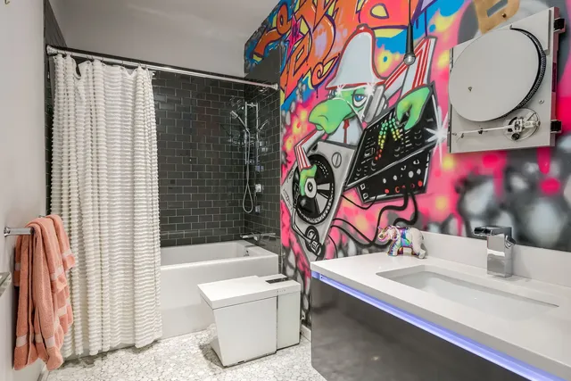 $1,475,000 | 411 South Sangamon Street, Unit 8BC, Chicago, IL 60607