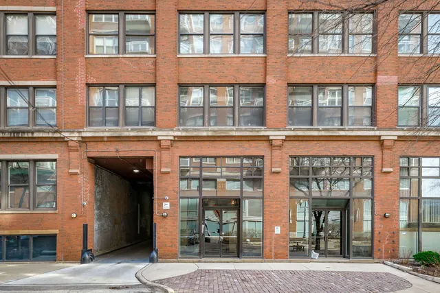 $1,475,000 | 411 South Sangamon Street, Unit 8BC, Chicago, IL 60607