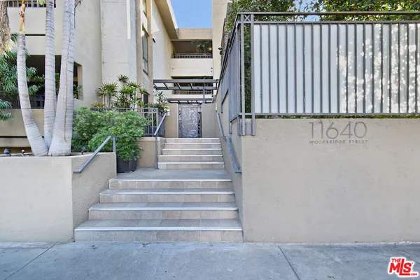$3,995 | 11640 Woodbridge Street, Unit 106, Studio City, CA 91604