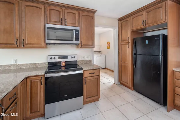 $530,000 | 113 Bluebird Lane, Gloversville, NY 12078