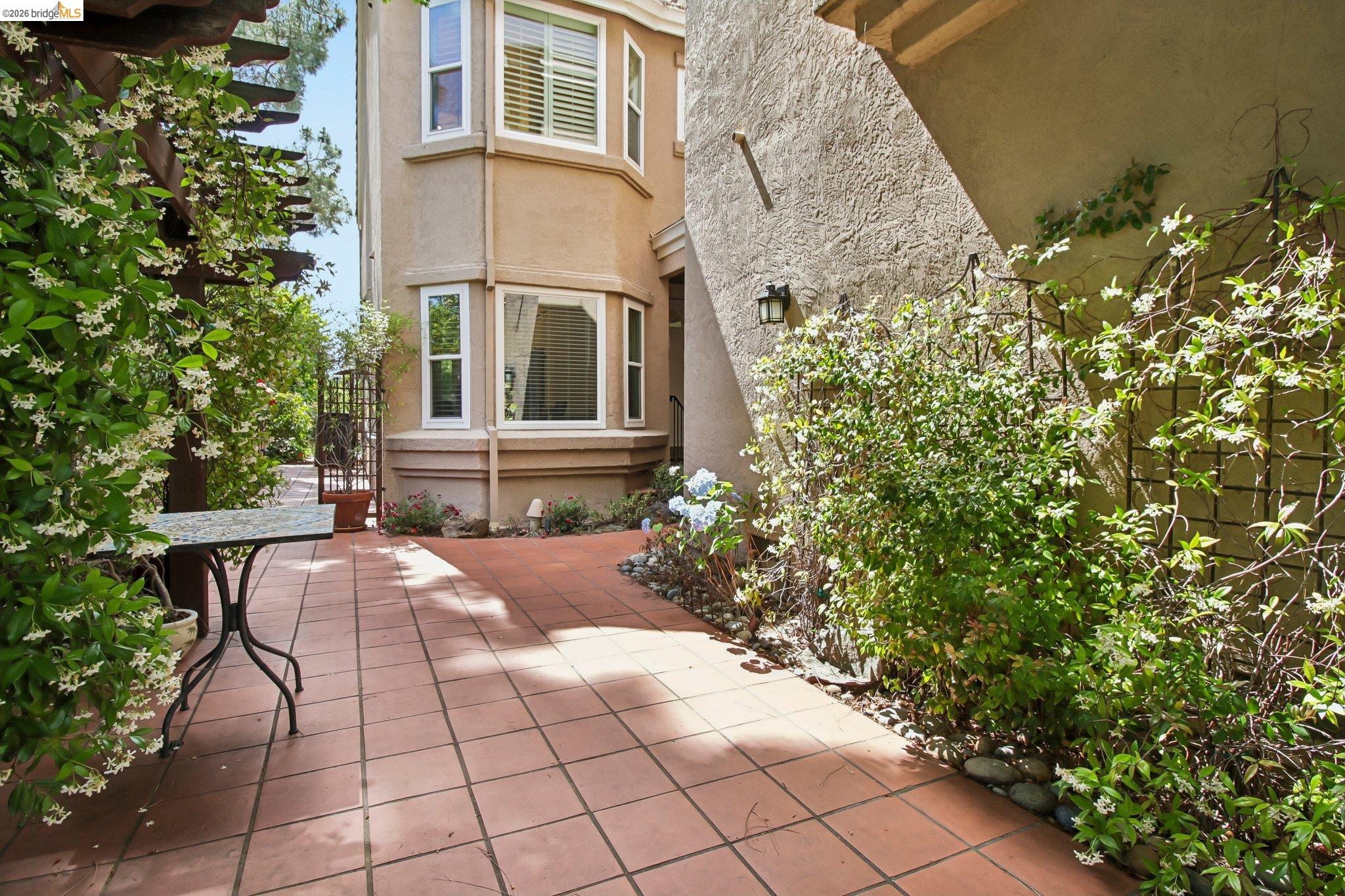 1251 Canyon Side Avenue San Ramon, CA 94582 - Photo 13 of 82