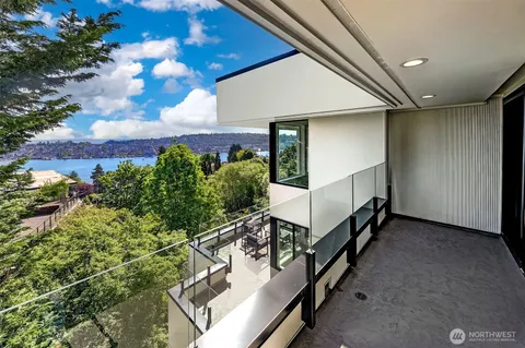 $1,595,000 | 2400 Aurora Avenue North, Unit 210, Seattle, WA 98109