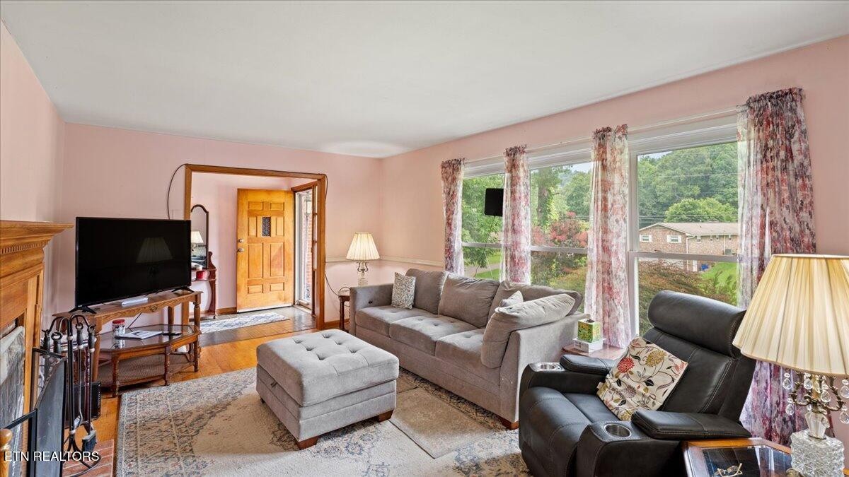 512 Smoky View Road Knoxville, TN 37920 - Photo 8 of 36 Gallery Image 8