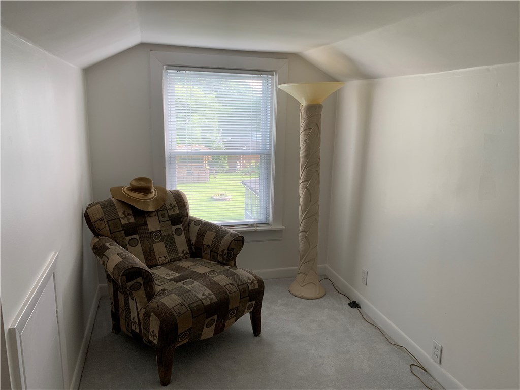 21 Oakwood Road Middletown, RI 02842 - Photo 15 of 20 Gallery Image 15