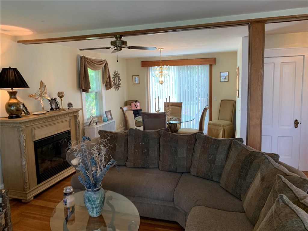 21 Oakwood Road Middletown, RI 02842 - Photo 6 of 20 Gallery Image 6