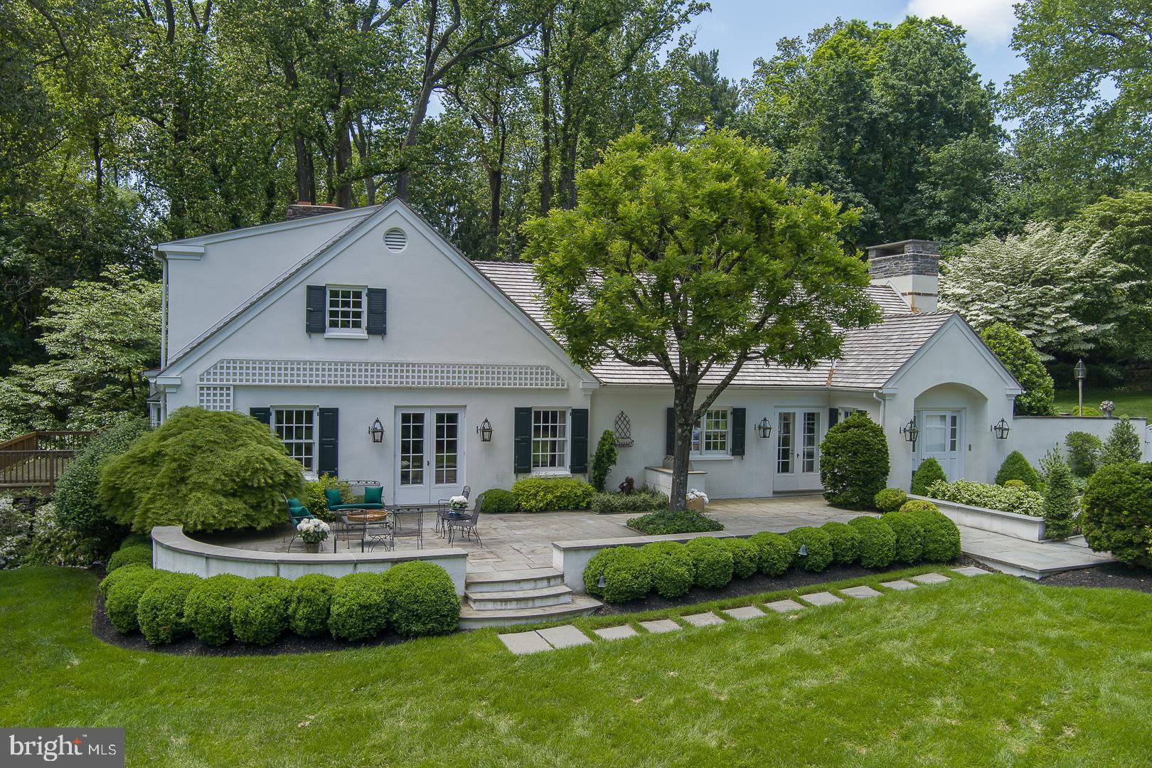 1109 Brynlawn Road Villanova, PA 19085 - Photo 8 of 93 Raised, gated flagstone patio