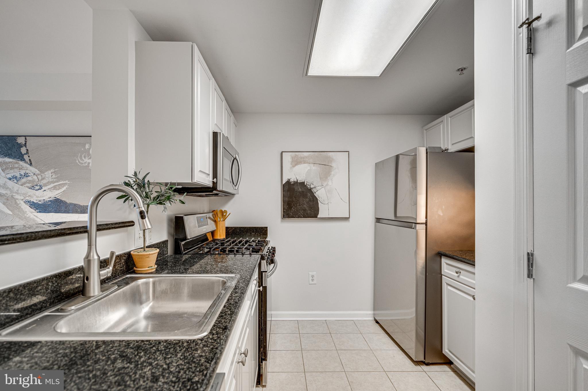 2726 Gallows Road, Unit 609 Vienna, VA 22180 - Photo 7 of 37 Plenty of counter space