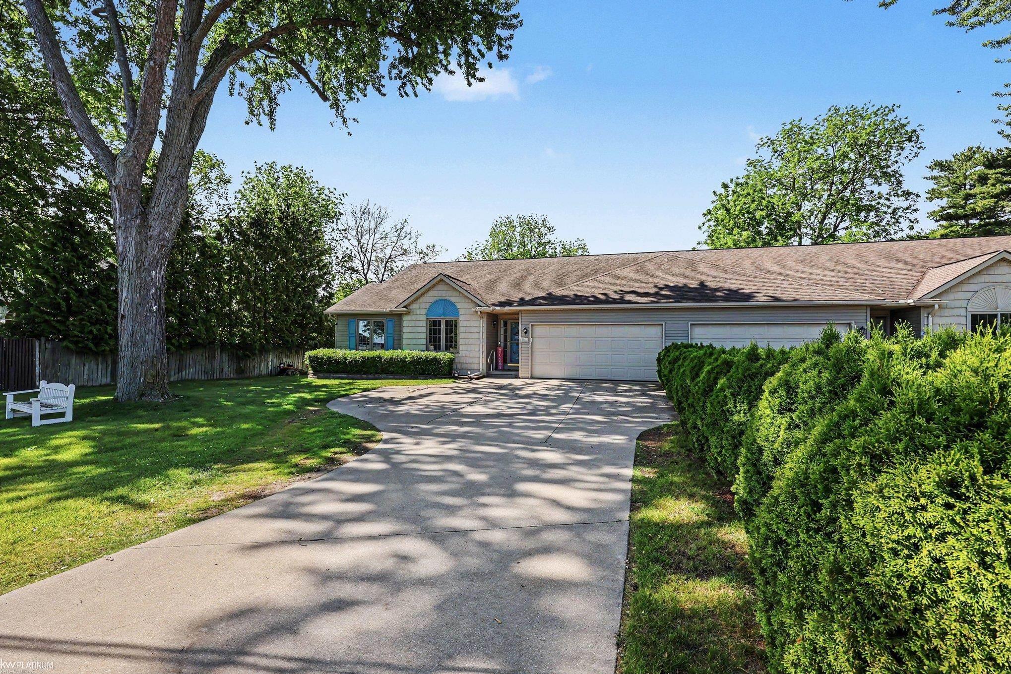 393 Pointe Tremble Road Algonac, MI 48001 - Photo 3 of 37
