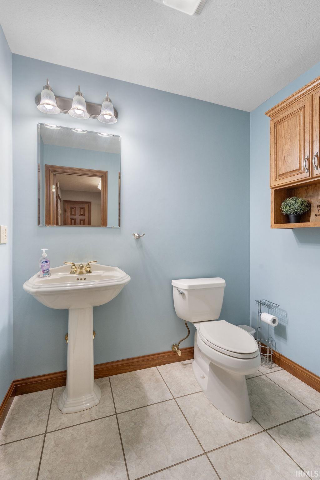 12631 300 South Greentown, IN 46936 - Photo 5 of 36