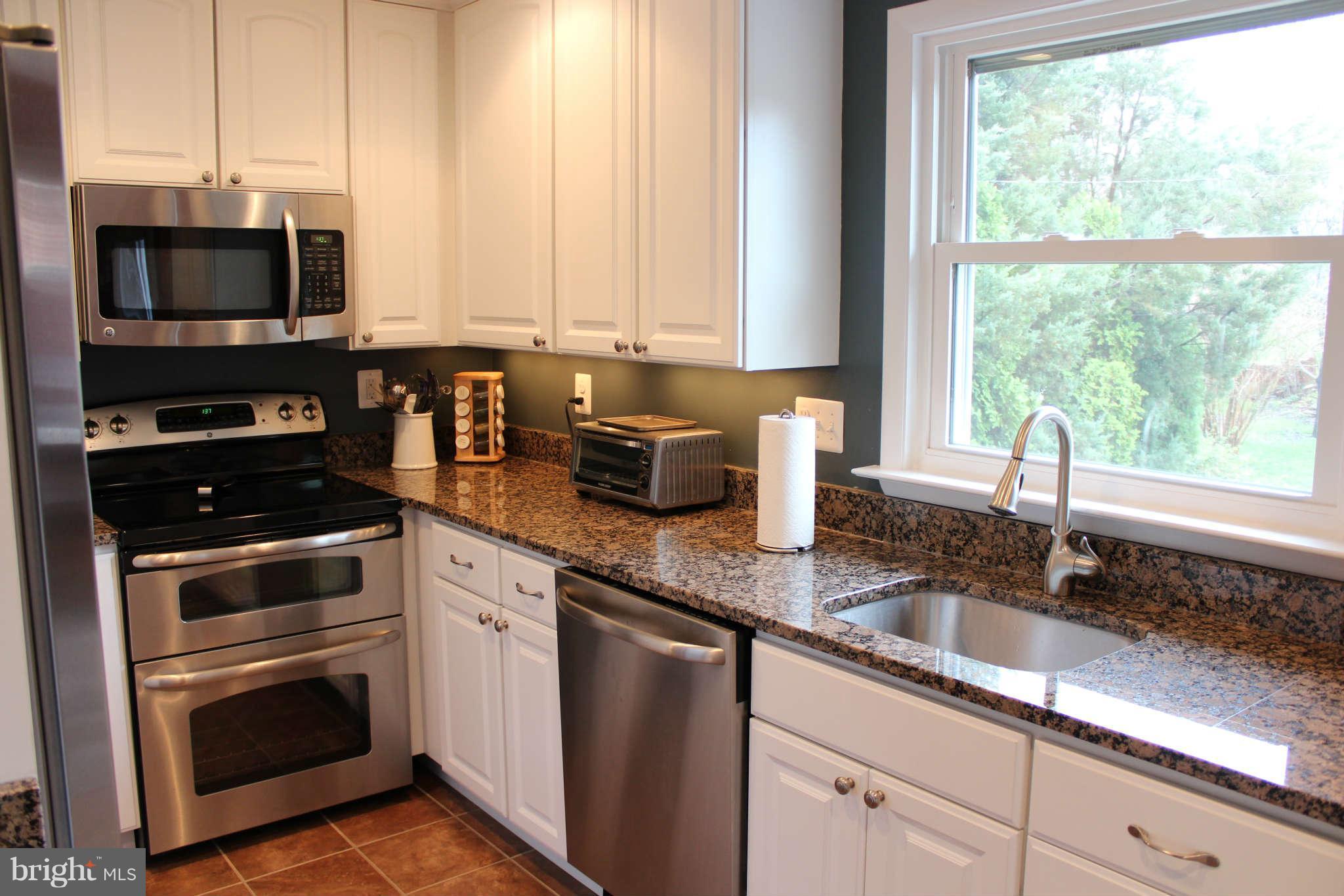 910 Rappaix Court Baltimore, MD 21286 - Photo 5 of 16 Kitchen