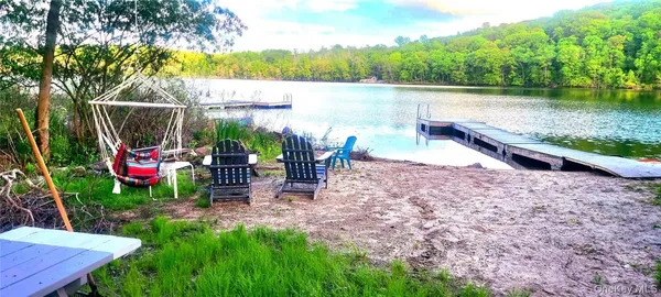 $2,600 | 11 Curry Road, Mahopac, NY 10541