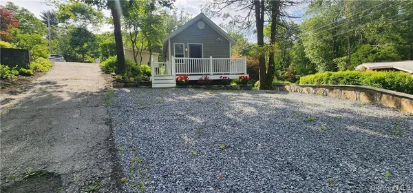 $2,600 | 11 Curry Road, Mahopac, NY 10541