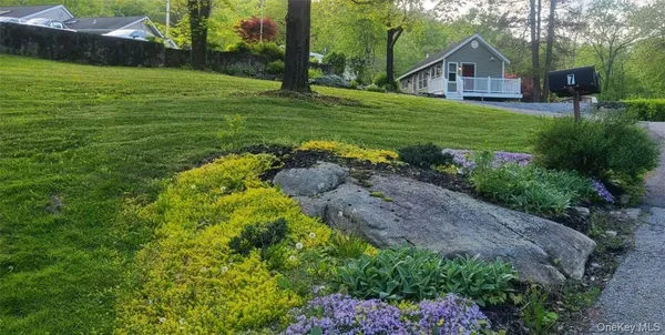 $2,600 | 11 Curry Road, Mahopac, NY 10541