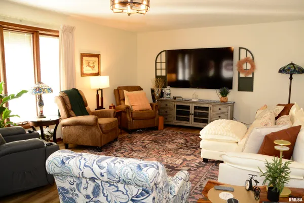 $160,000 | 2103 Maple Avenue, Macomb, IL 61455