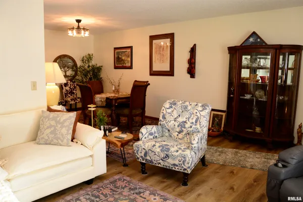 $160,000 | 2103 Maple Avenue, Macomb, IL 61455