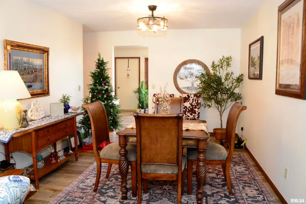 $160,000 | 2103 Maple Avenue, Macomb, IL 61455