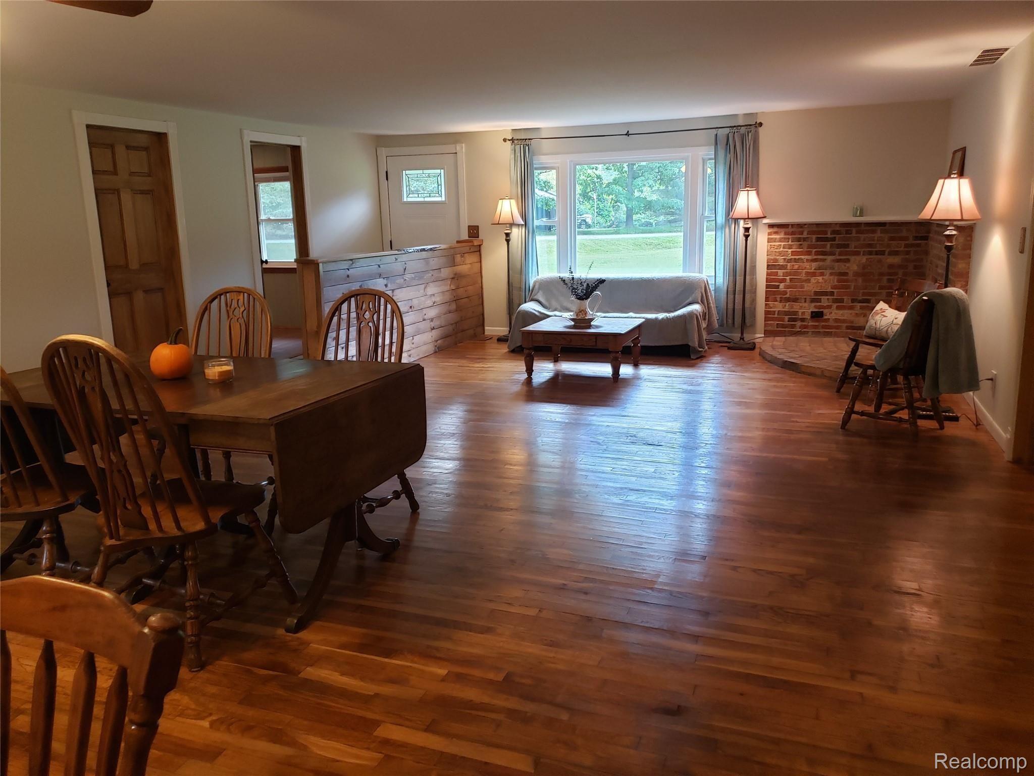 2465 Carpenter Road Lapeer, MI 48446 - Photo 15 of 28 Looking from the kitchen to front door