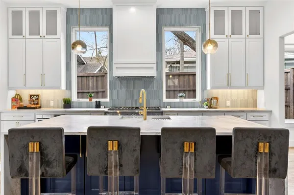 $1,695,000 | 5940 Bryan Parkway, Dallas, TX 75206
