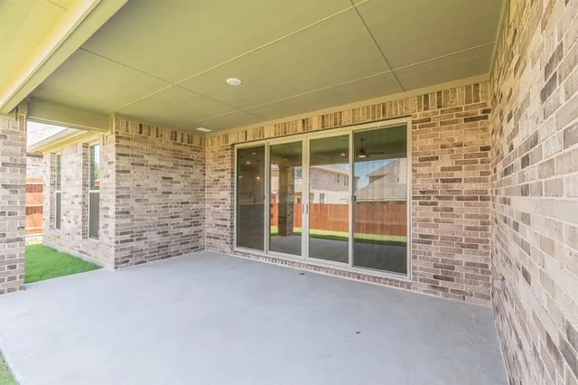 $2,750 | 213 Navajo Trail, Alvarado, TX 76009