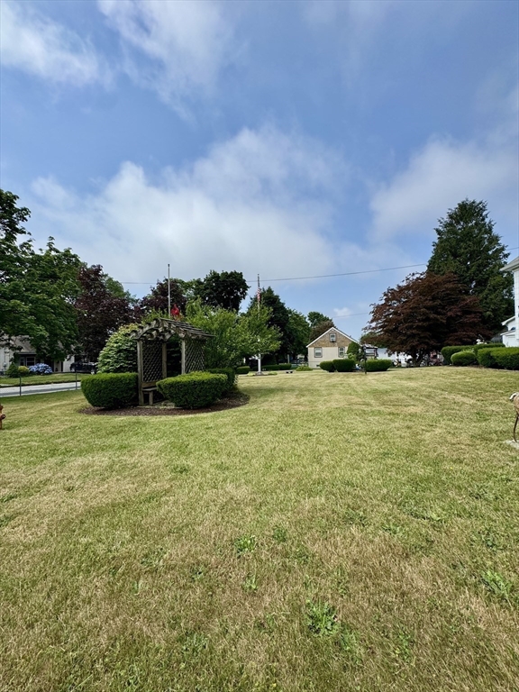 318 Alden Road Fairhaven, MA 02719 - Photo 10 of 17