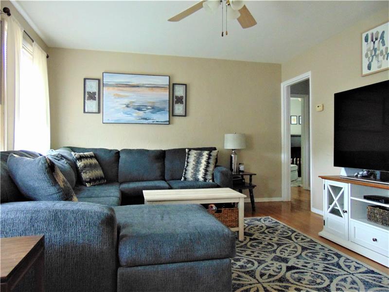 2072 Swallow Hill Road Pittsburgh, PA 15220 - Photo 3 of 24 Gallery Image 3
