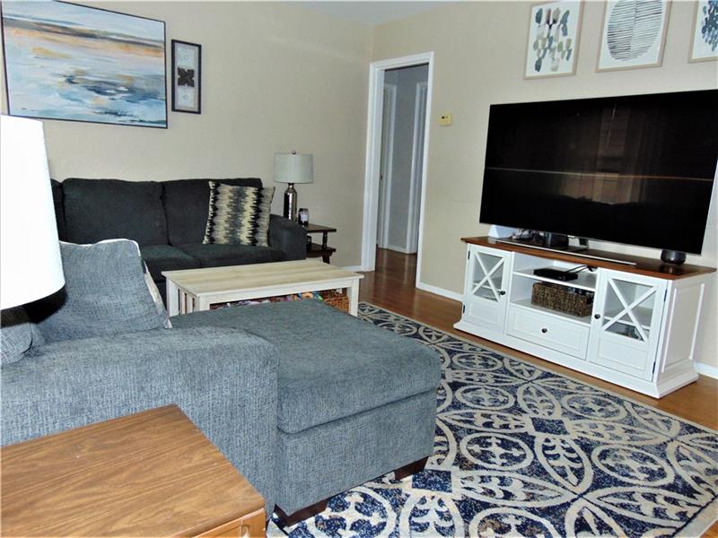 2072 Swallow Hill Road Pittsburgh, PA 15220 - Photo 4 of 24 Gallery Image 4
