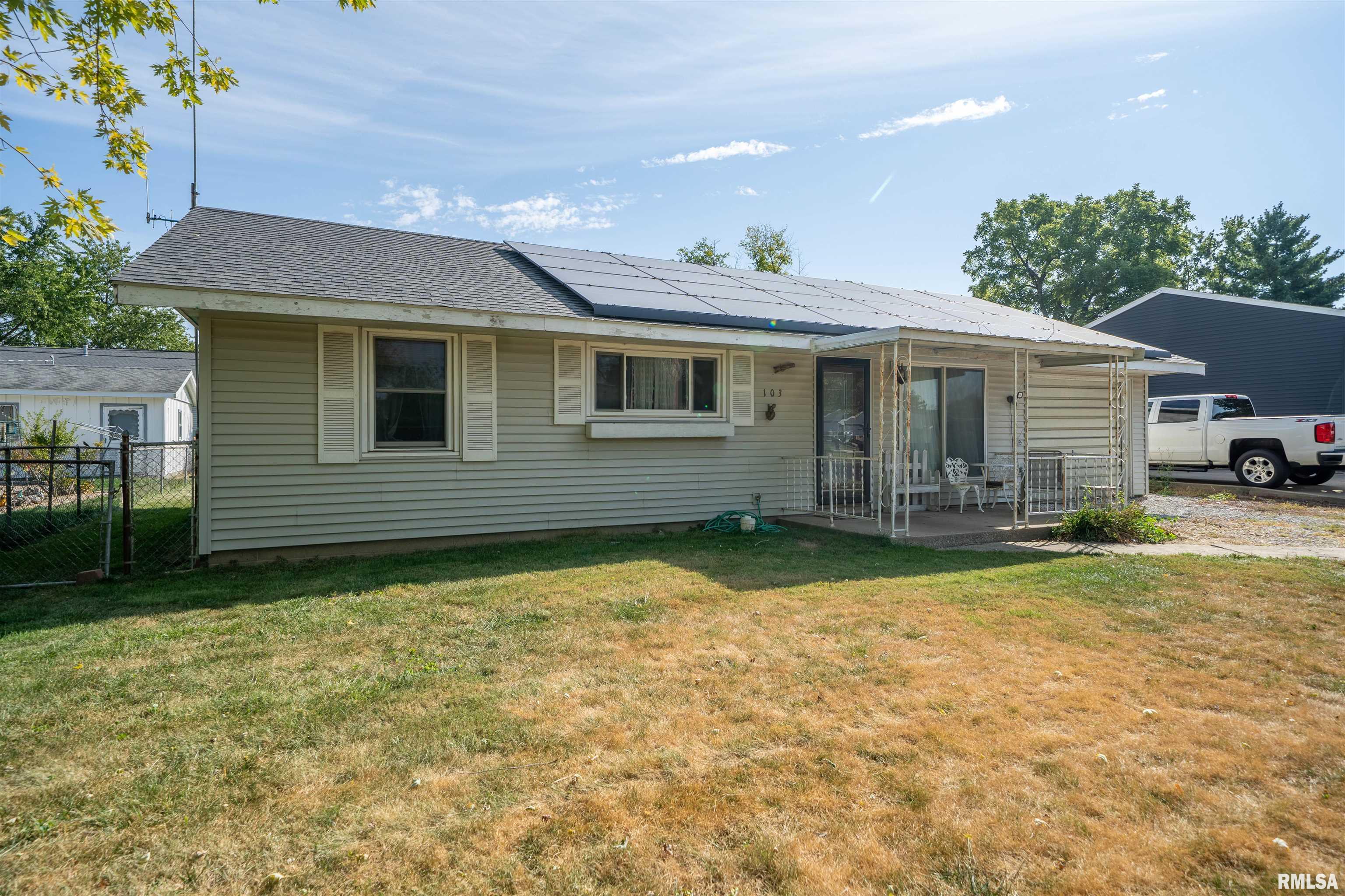 103 South Meadowview Lane Washington, IL 61571 - Photo 2 of 25