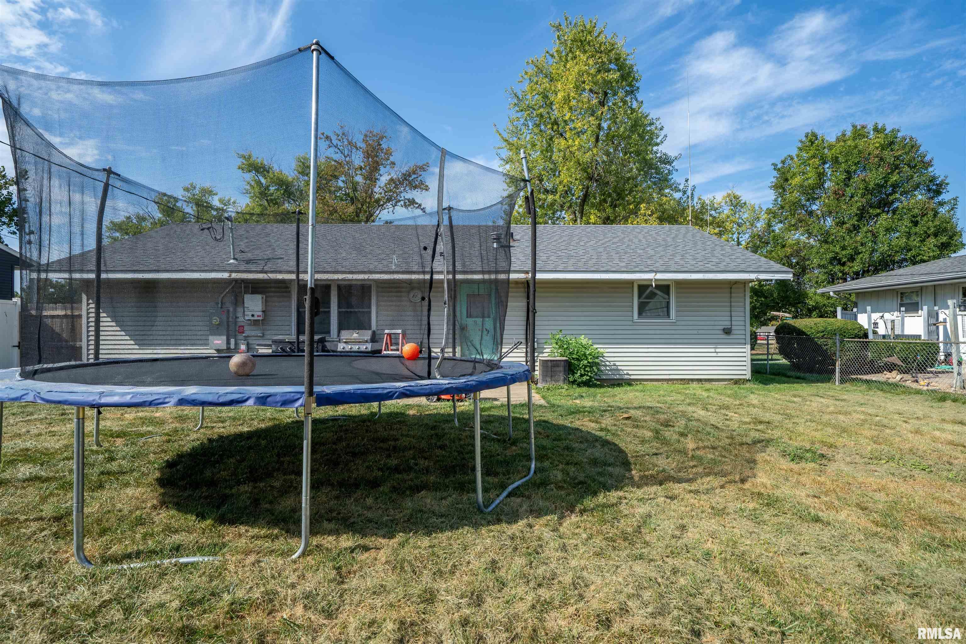 103 South Meadowview Lane Washington, IL 61571 - Photo 24 of 25