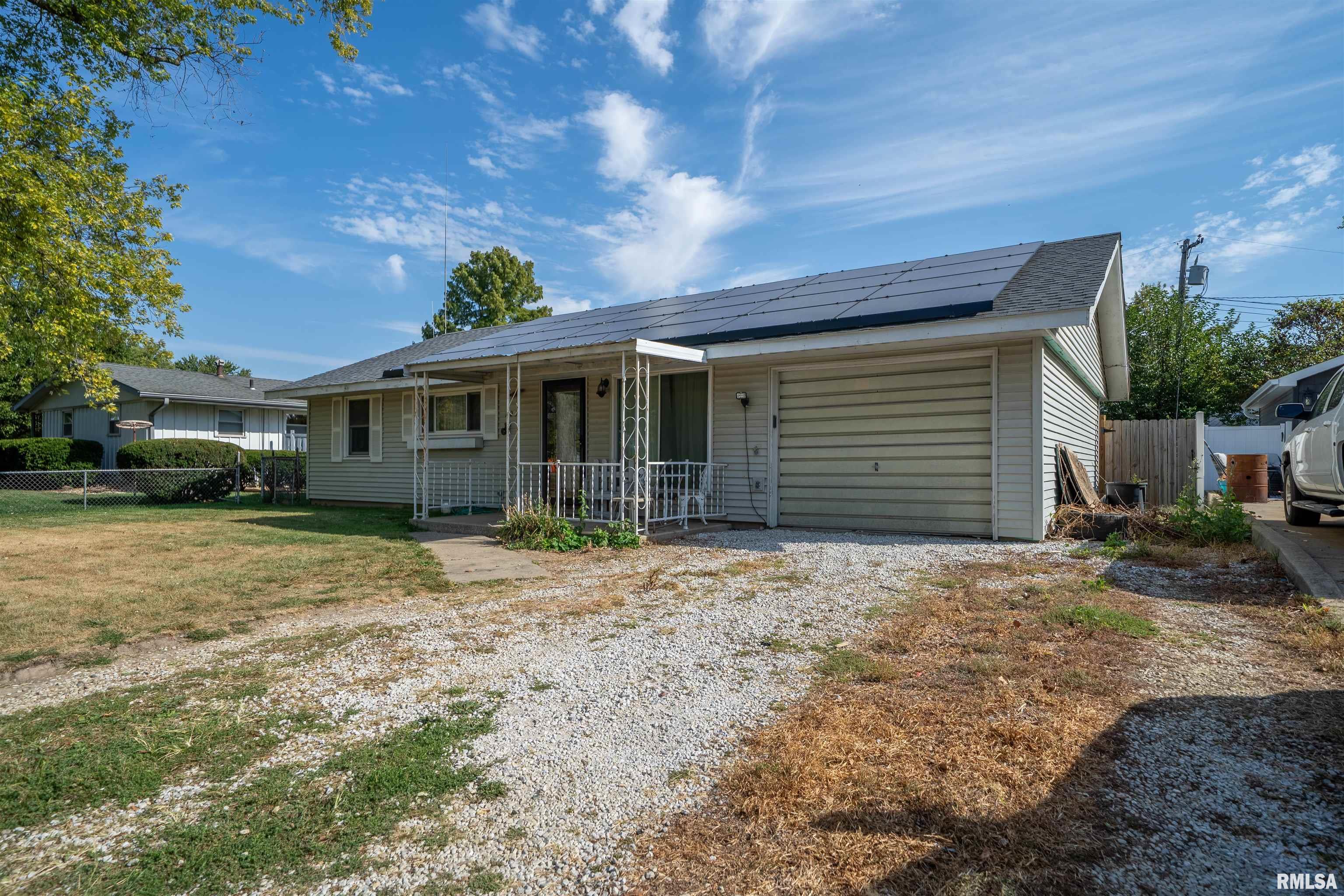 103 South Meadowview Lane Washington, IL 61571 - Photo 3 of 25