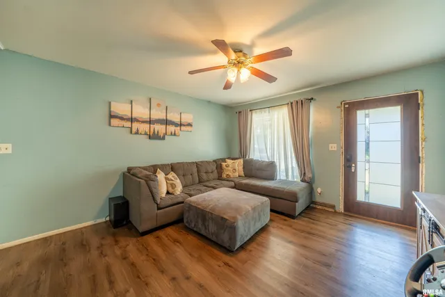 $106,000 | 103 South Meadowview Lane, Washington, IL 61571