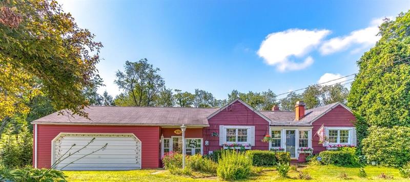 930 Sebring Road Beaver, PA 15009 - Photo 2 of 24 1 level living with country charm