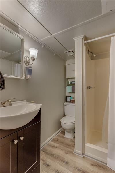 930 Sebring Road Beaver, PA 15009 - Photo 17 of 24 Lower level full bathroom just off the guest room