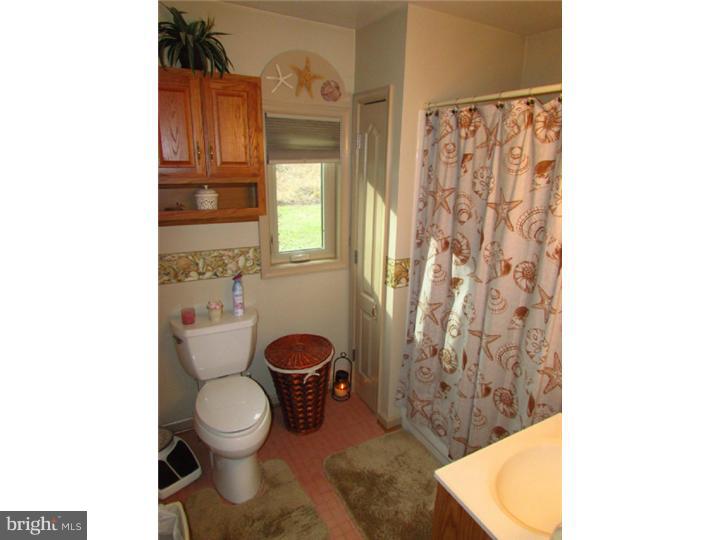 3190 Sterner Mill Road Quakertown, PA 18951 - Photo 15 of 25 Bathroom